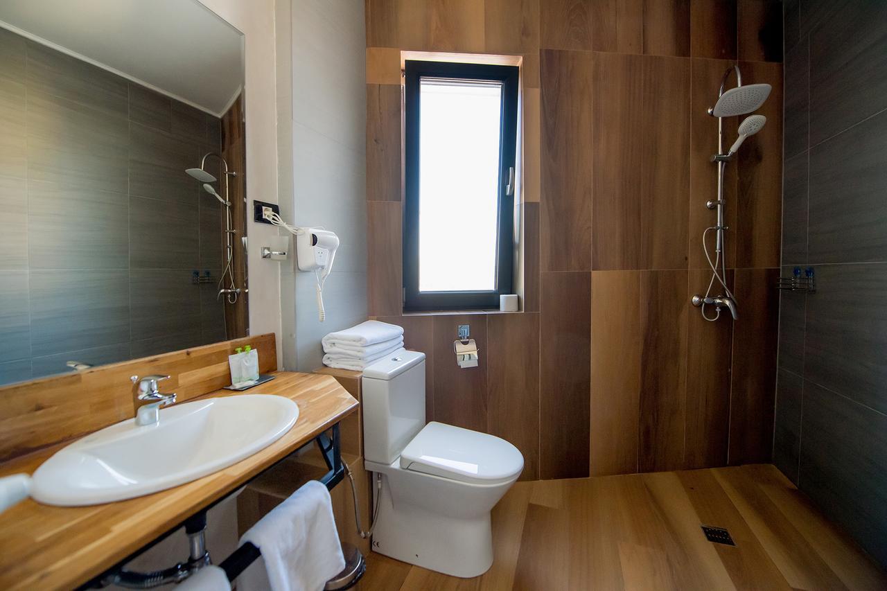 Brater Luxury Hotel Bukares Bagian luar foto