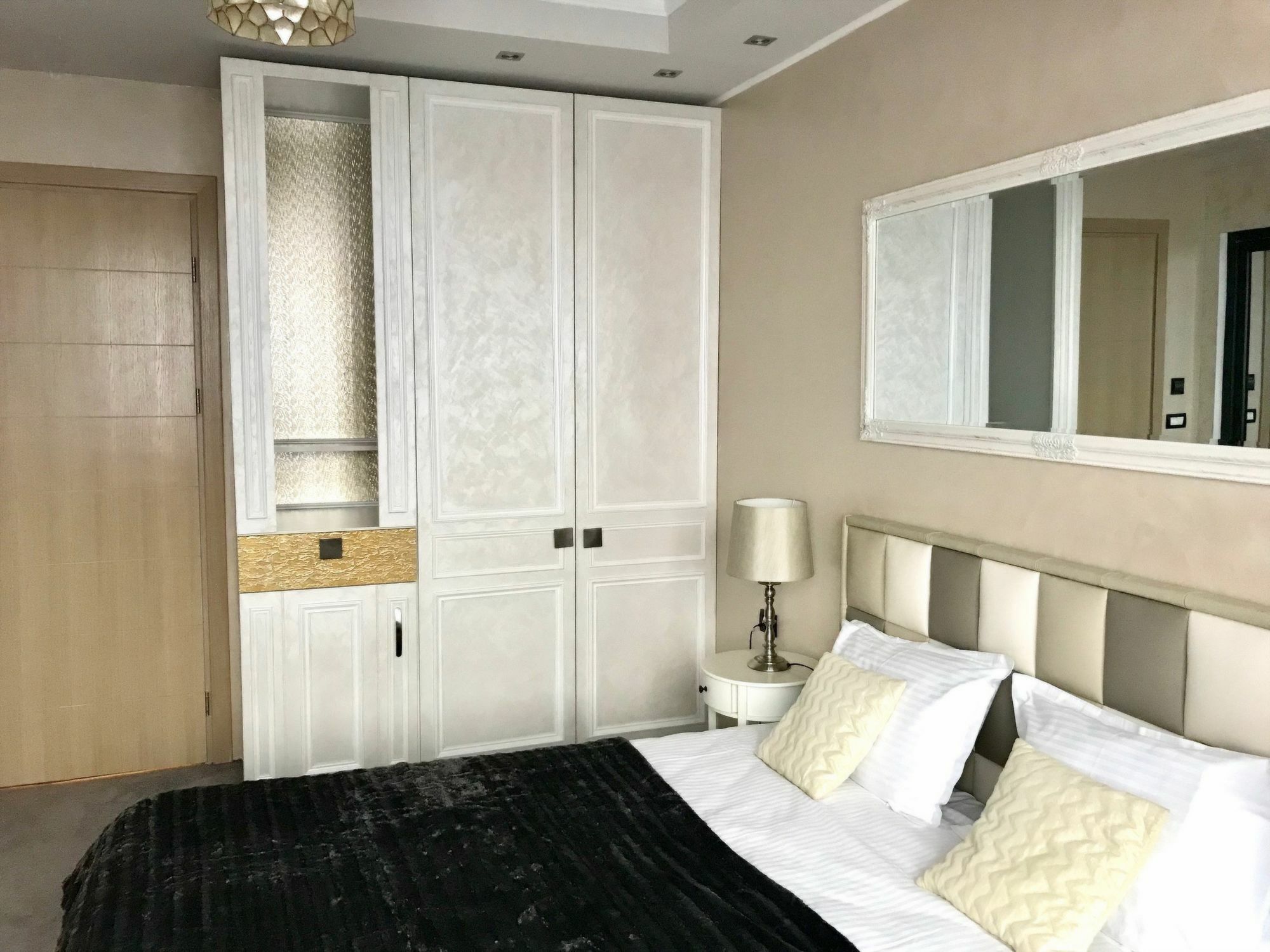 Brater Luxury Hotel Bukares Bagian luar foto