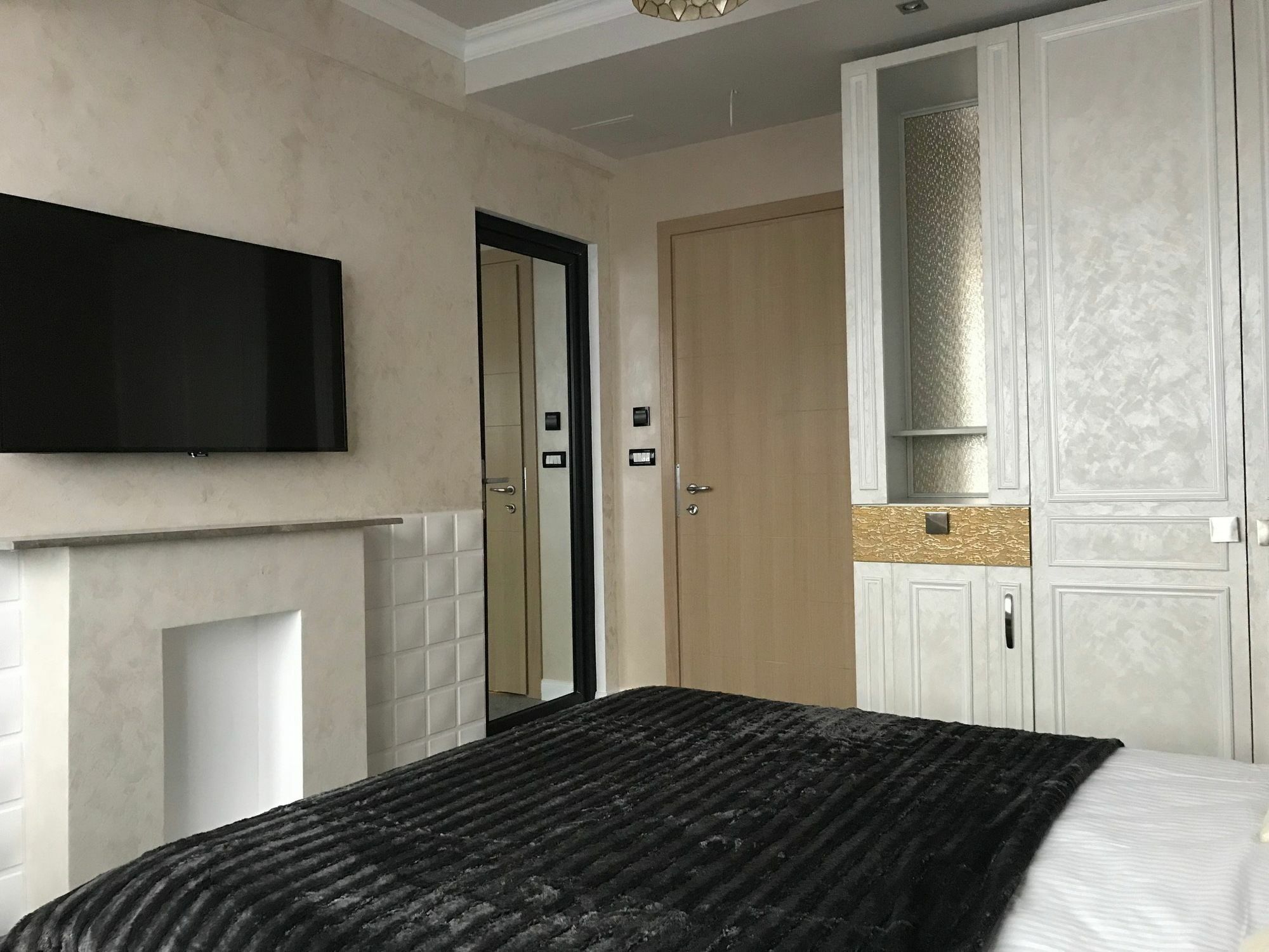 Brater Luxury Hotel Bukares Bagian luar foto